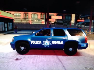 Tahoe De La Policia Federal y un Federal