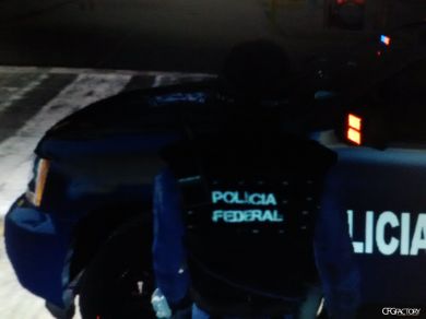 Tahoe De La Policia Federal y un Federal