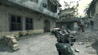 Platinum Uzi (Gold Camo)